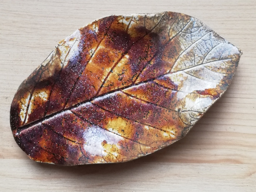 Blatt Räucherkegelhalter Braun