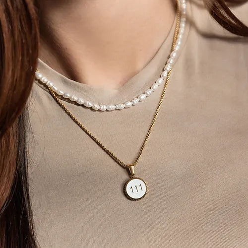 Traumfänger Süßwasserperlen-Collier gold