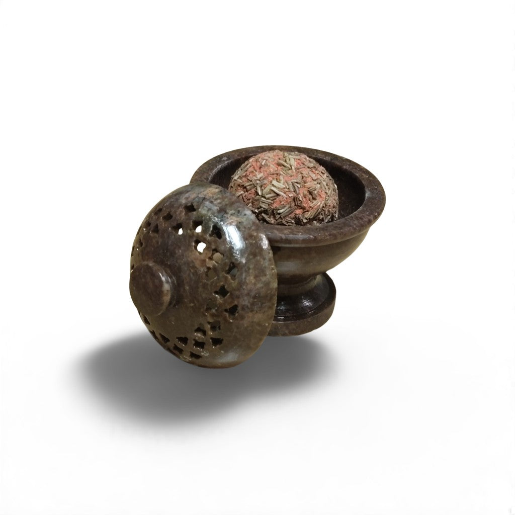 Kleines Specksteinschälchen mit Deckel