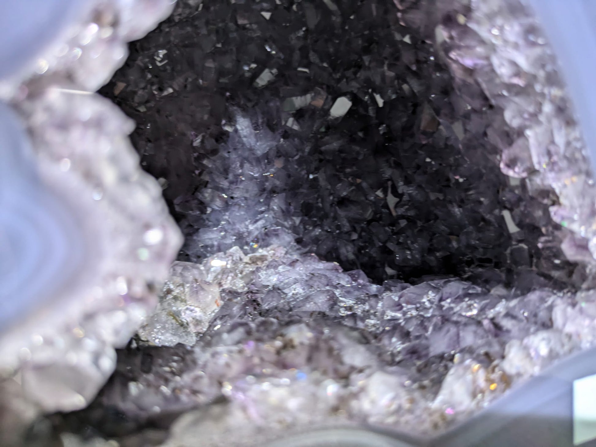 Amethystdruse mit Achatrand #410-SF