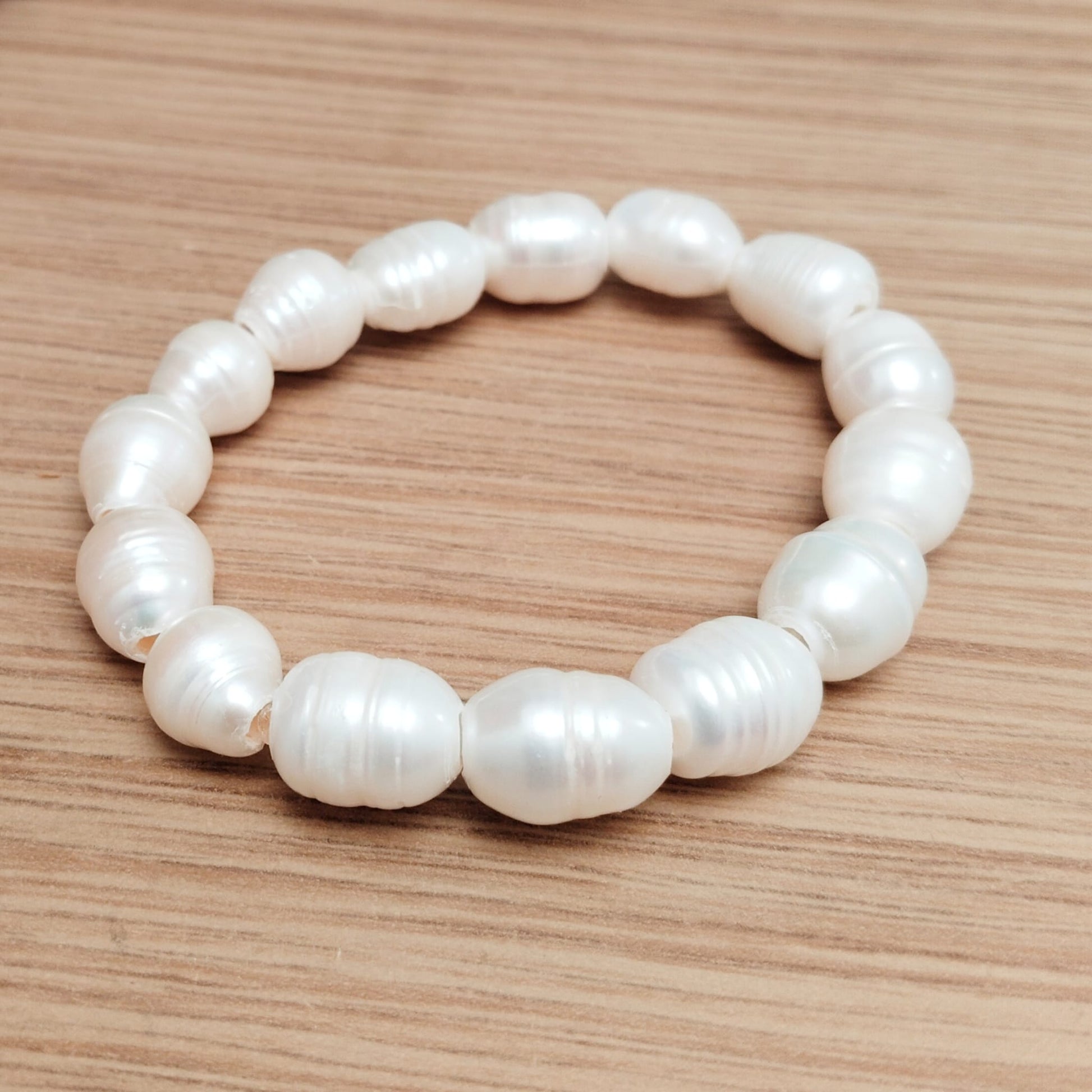 Armband aus großen Zuchtperlen