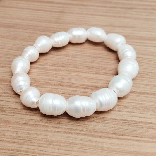 Armband aus großen Zuchtperlen