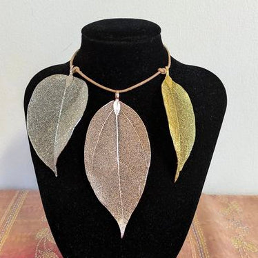 Blatt Anhänger gold